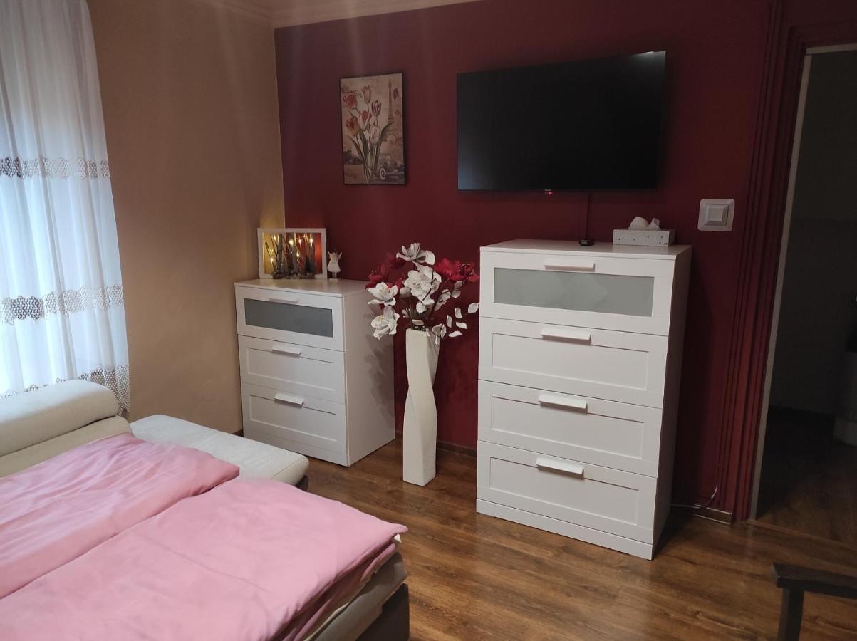 Matyas Apartman Tata Exterior photo