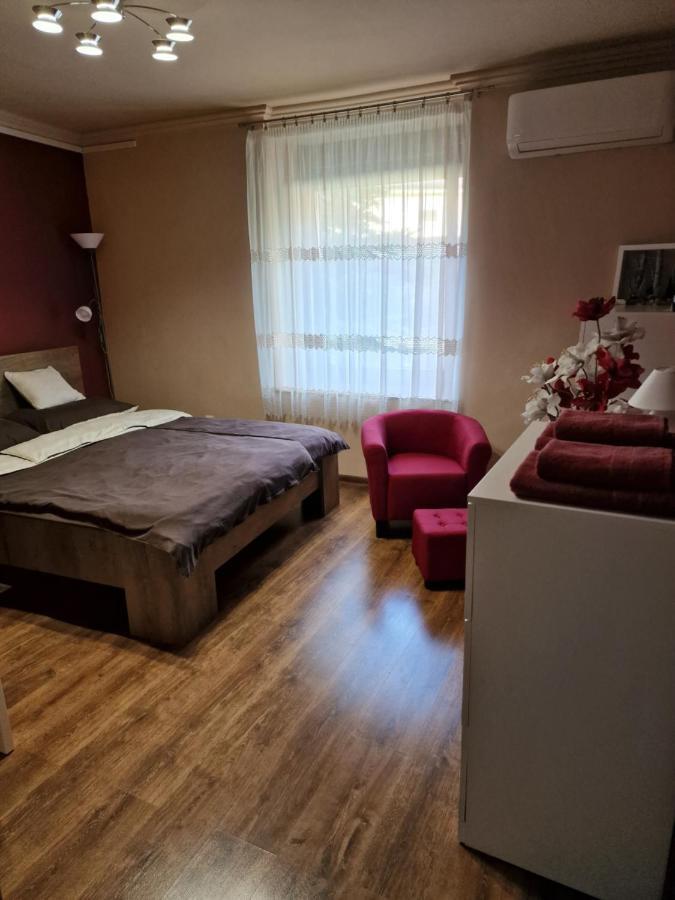 Matyas Apartman Tata Exterior photo