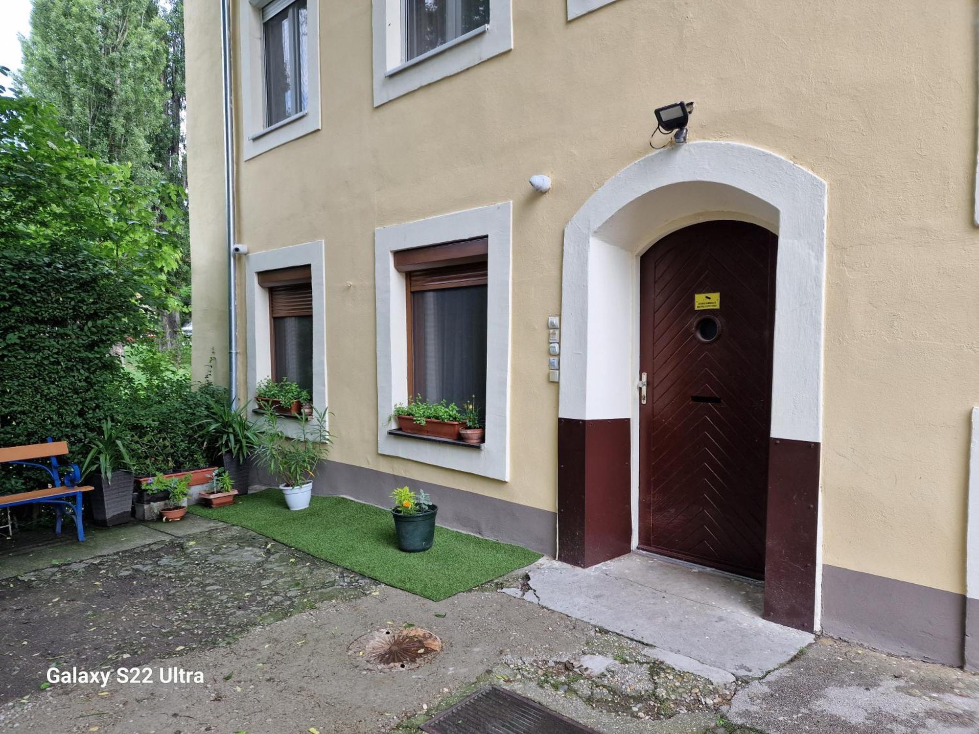 Matyas Apartman Tata Exterior photo